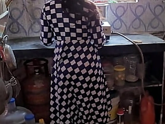 Ashu's native step-sister-in-law gets fucked by her bro-in-law in the kitchen