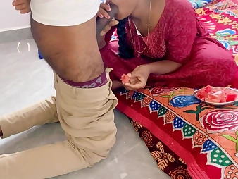 Super-fucking-hot housewife Bhabhi trades bang-out be required of rent with landlord in Tamil audio