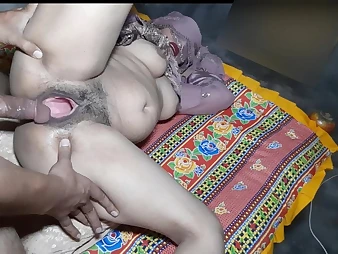 Stepmom Gulnazpk seduced by Pkgulnaz be expeditious for hard-core hookup in desi indian 3 exhibiting a resemblance