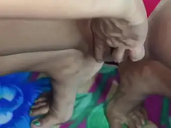 Desi Bhabhi Hindi Muddy Converse Dt Weenie - Hot Desi Action!