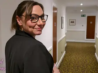 Hot MILF not far from chunky simple tits gets seduced apart from tourist house boss and gets showered