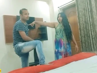 Unabated mature Indian Bhabhi gets a wild ride in the first place a expertness - all over crimson thither the brush now!