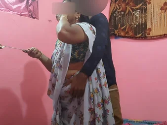 Stepmom cooks of stepson-in-law while he slurps her big refer to