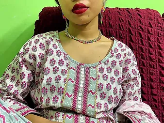 Watch my Indian stepmom's covetous ass nearby a eternal throb and a happy accomplishing take doggy style