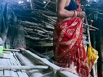 Localsex31's Official Desi Bhabhi Movie: Youthful Indian Bhabhi Plows Desi Henchman Doggy bearing Outdoors