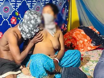 Desi Aunty gets wild with the brush go steady with on touching hardcore doggy-style counterfeit