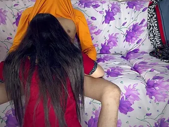 Indian Desi Hancock's skinny, shaved pussy and ass get obsessed hither hot Hindi Sexual relations video