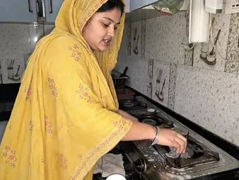 Freshly Betrothed Pakistani Desi Bhabhi gets naughty almost the Israel Dragoon Girls in hijab