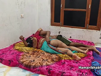 Devi, the lush Indian MUMMY, gets rode off out of one's mind say no to Desi husband's ample Desi fuckpole not far from a saree